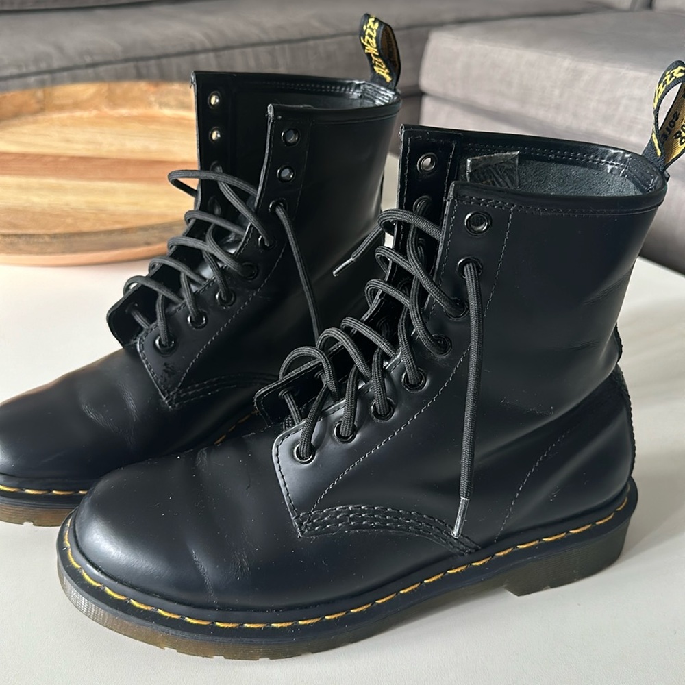 COPY - Doc Martens Black 11821